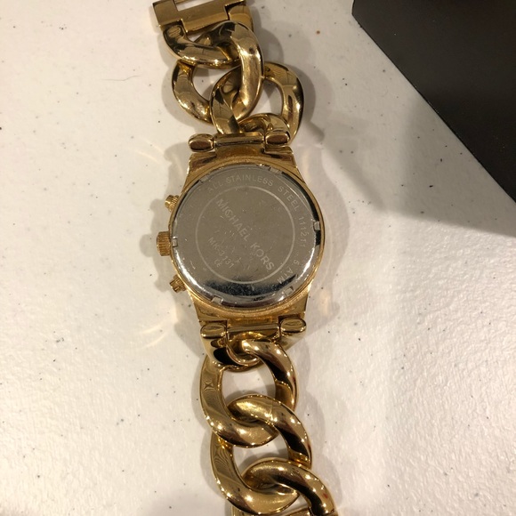 Michael kors chain watch - Picture 2 of 3